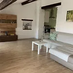 La Casa Di Manu Apartment *